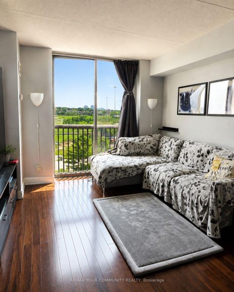Photo 11 at 413 - 2737 Keele Street, CFB, Toronto