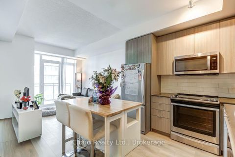 Photo 9 at 965 - 60 Ann O'Reilly Road, Henry Farm, Toronto