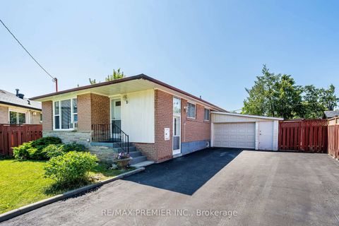 Photo 1 at 5 Valois Court, Beaumonde Heights, Toronto