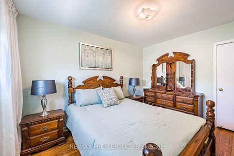 Photo 9 at 5 Valois Court, Beaumonde Heights, Toronto