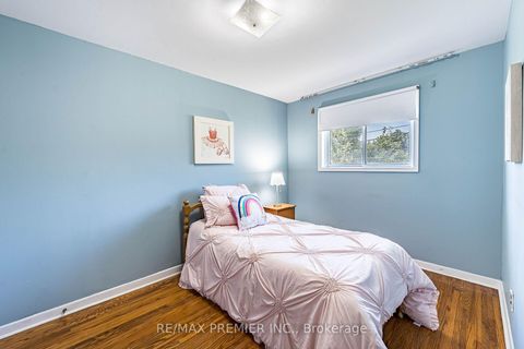 Photo 10 at 5 Valois Court, Beaumonde Heights, Toronto