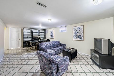 Photo 15 at 5 Valois Court, Beaumonde Heights, Toronto