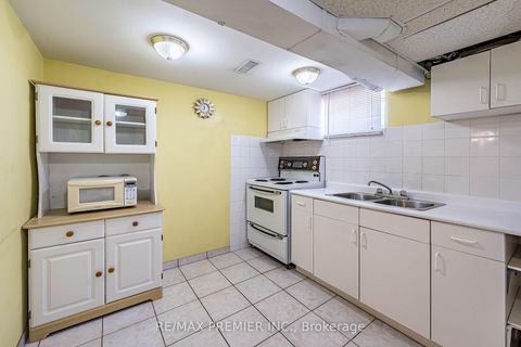 Photo 19 at 5 Valois Court, Beaumonde Heights, Toronto