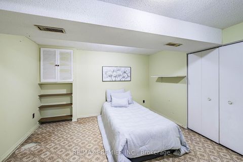 Photo 20 at 5 Valois Court, Beaumonde Heights, Toronto
