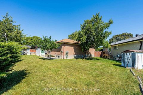 Photo 22 at 5 Valois Court, Beaumonde Heights, Toronto