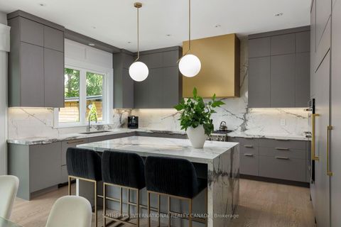 Photo 11 at 2B Fairway Road, Rosethorn, Toronto