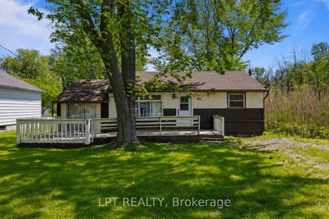 Photo 2 at 815 Paradise Drive, Historic Lakeshore Communities, Georgina