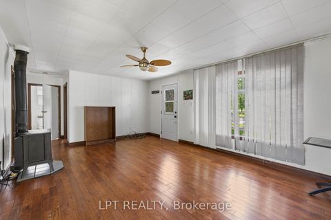 Photo 7 at 815 Paradise Drive, Historic Lakeshore Communities, Georgina