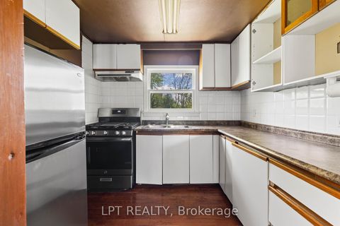 Photo 9 at 815 Paradise Drive, Historic Lakeshore Communities, Georgina