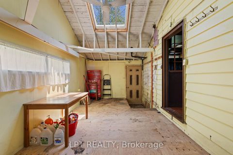 Photo 11 at 815 Paradise Drive, Historic Lakeshore Communities, Georgina