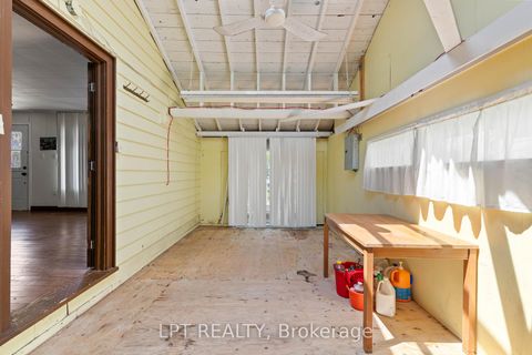 Photo 12 at 815 Paradise Drive, Historic Lakeshore Communities, Georgina