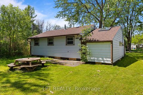 Photo 21 at 815 Paradise Drive, Historic Lakeshore Communities, Georgina
