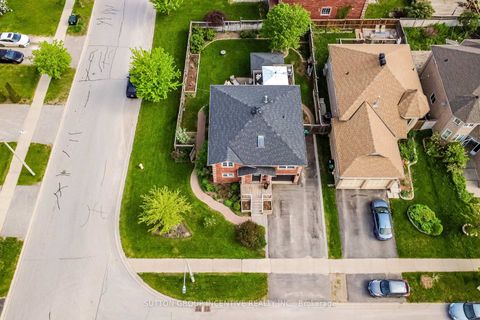 Photo 2 at 2 Hewitt Place, Georgian Drive, Barrie