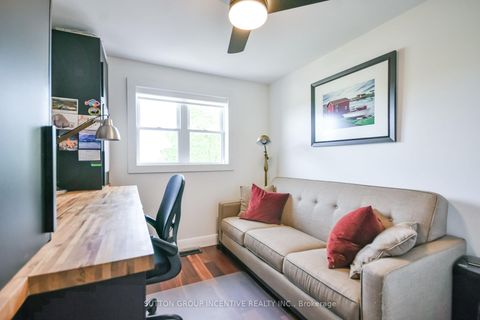 Photo 17 at 2 Hewitt Place, Georgian Drive, Barrie