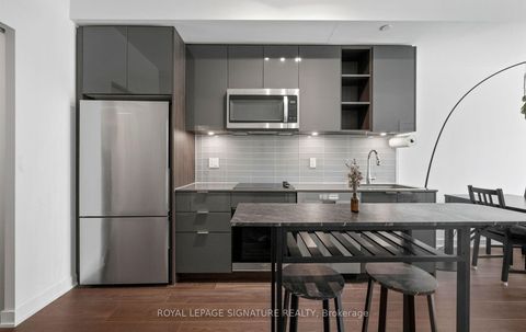Photo 2 at 427 - 543 Richmond Street W, Waterfront Communities C1, Toronto