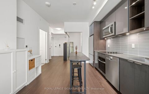 Photo 3 at 427 - 543 Richmond Street W, Waterfront Communities C1, Toronto