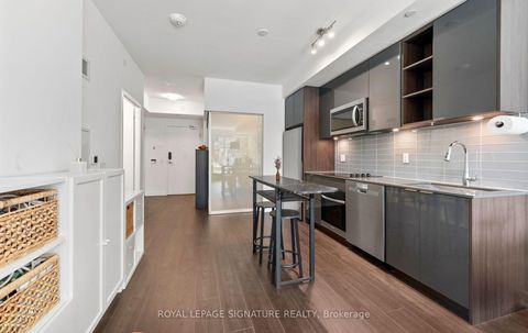 Photo 5 at 427 - 543 Richmond Street W, Waterfront Communities C1, Toronto