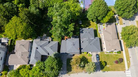 Photo 1 at 6 Donna Court, Newtonbrook East, Toronto