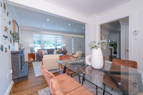 Photo 11 at 6 Donna Court, Newtonbrook East, Toronto