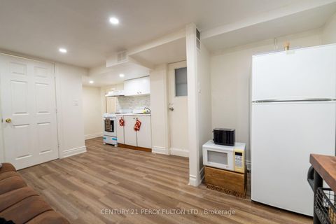 Photo 37 at 6 Donna Court, Newtonbrook East, Toronto