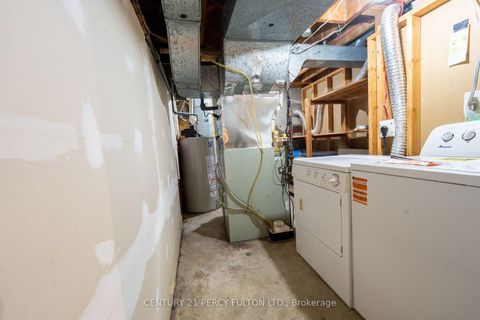 Photo 41 at 6 Donna Court, Newtonbrook East, Toronto