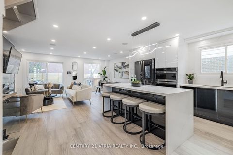 Photo 1 at 42 Coventry Court, Crosby, Richmond Hill