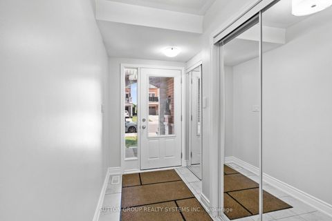 Photo 3 at 11 Fusilier Drive, Birchmount, Toronto