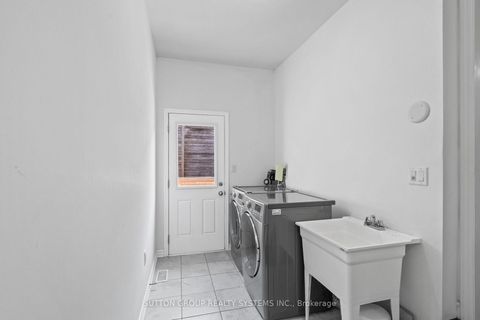 Photo 7 at 11 Fusilier Drive, Birchmount, Toronto