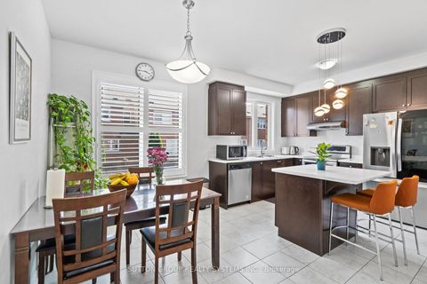Photo 8 at 11 Fusilier Drive, Birchmount, Toronto