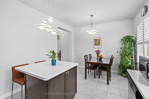 Photo 10 at 11 Fusilier Drive, Birchmount, Toronto