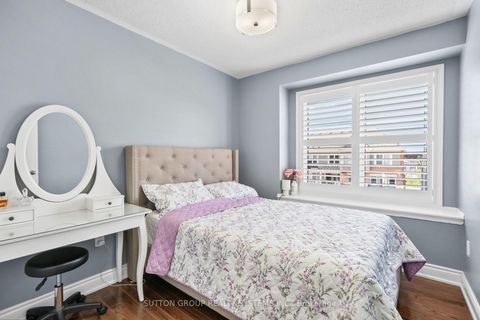 Photo 17 at 11 Fusilier Drive, Birchmount, Toronto