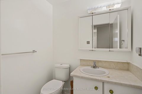 Photo 2 at 18 - 11 Four Winds Drive, York University Heights, Toronto
