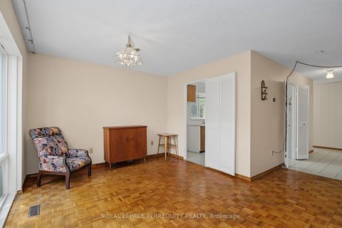 Photo 5 at 18 - 11 Four Winds Drive, York University Heights, Toronto