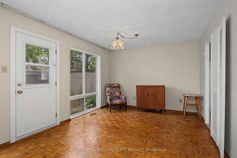 Photo 7 at 18 - 11 Four Winds Drive, York University Heights, Toronto