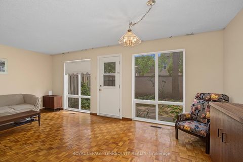 Photo 10 at 18 - 11 Four Winds Drive, York University Heights, Toronto