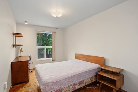 Photo 14 at 18 - 11 Four Winds Drive, York University Heights, Toronto