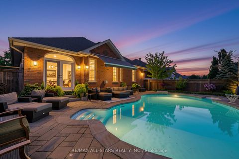 Photo 4 at 15 Ivygreen Road, Historic Lakeshore Communities, Georgina