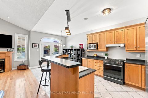Photo 12 at 15 Ivygreen Road, Historic Lakeshore Communities, Georgina