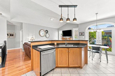 Photo 14 at 15 Ivygreen Road, Historic Lakeshore Communities, Georgina