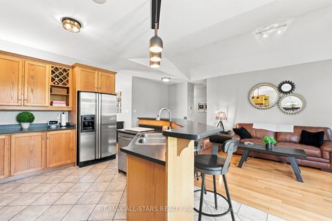 Photo 15 at 15 Ivygreen Road, Historic Lakeshore Communities, Georgina