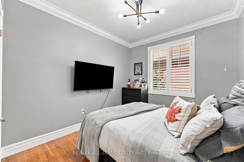 Photo 23 at 15 Ivygreen Road, Historic Lakeshore Communities, Georgina