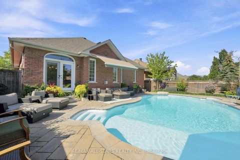 Photo 38 at 15 Ivygreen Road, Historic Lakeshore Communities, Georgina