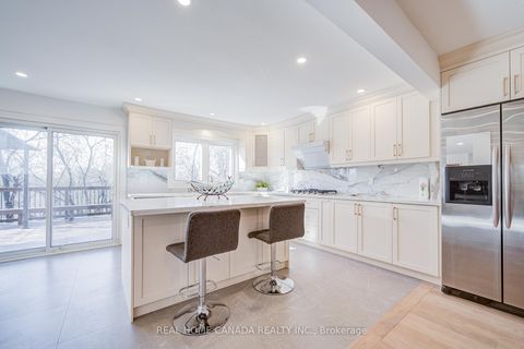 Photo 11 at 20 Saddletree Drive, Steeles, Toronto