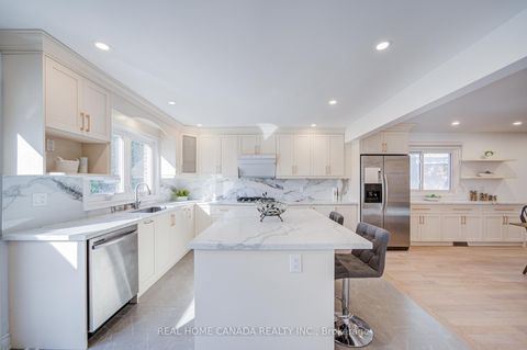 Photo 12 at 20 Saddletree Drive, Steeles, Toronto