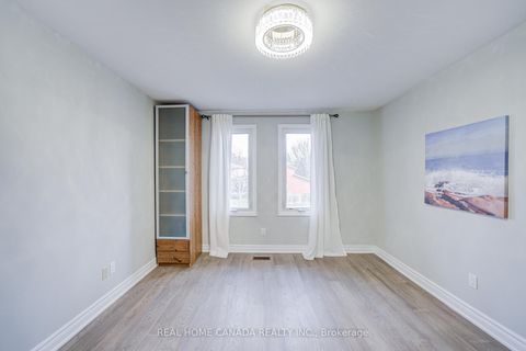 Photo 35 at 20 Saddletree Drive, Steeles, Toronto