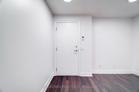 Photo 8 at 524 - 25 Greenview Avenue, Newtonbrook West, Toronto