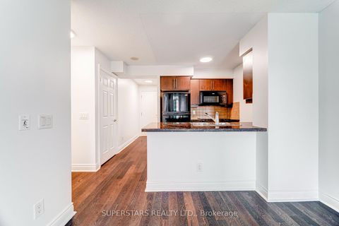 Photo 11 at 524 - 25 Greenview Avenue, Newtonbrook West, Toronto