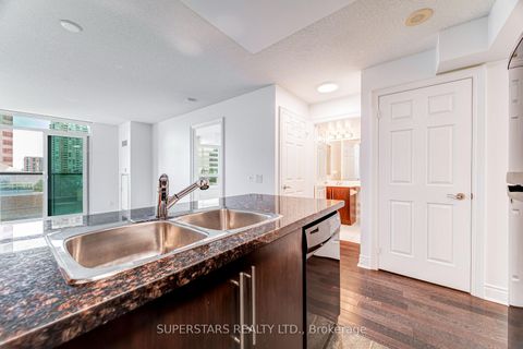 Photo 12 at 524 - 25 Greenview Avenue, Newtonbrook West, Toronto