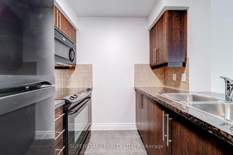 Photo 13 at 524 - 25 Greenview Avenue, Newtonbrook West, Toronto