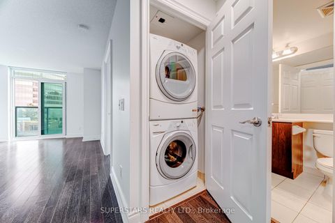 Photo 14 at 524 - 25 Greenview Avenue, Newtonbrook West, Toronto